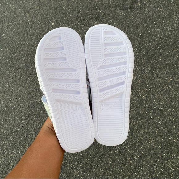 WMNS NIKE BENASSI DUO ULTRA SLIDES - Picture 2 of 3